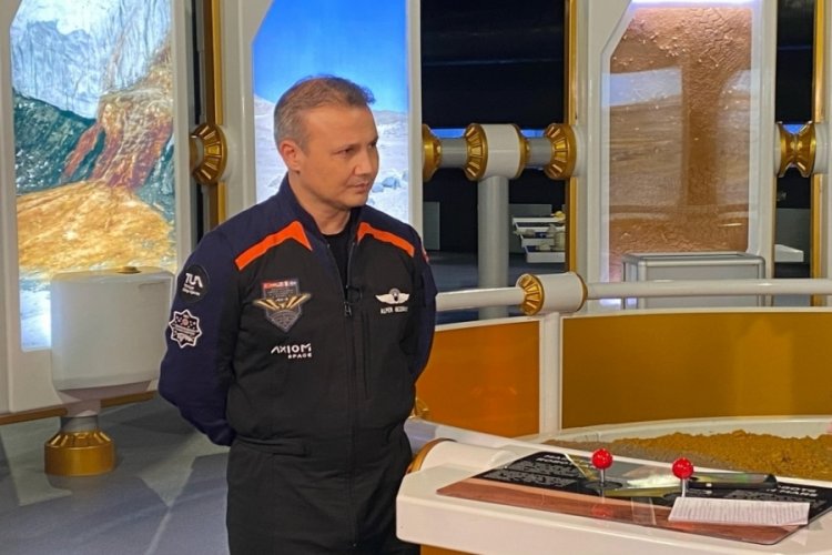 Alper Gezeravcı: 44 yaşındayım, g&ouml;rev başlayana kadar hayalini bile kuramazdım