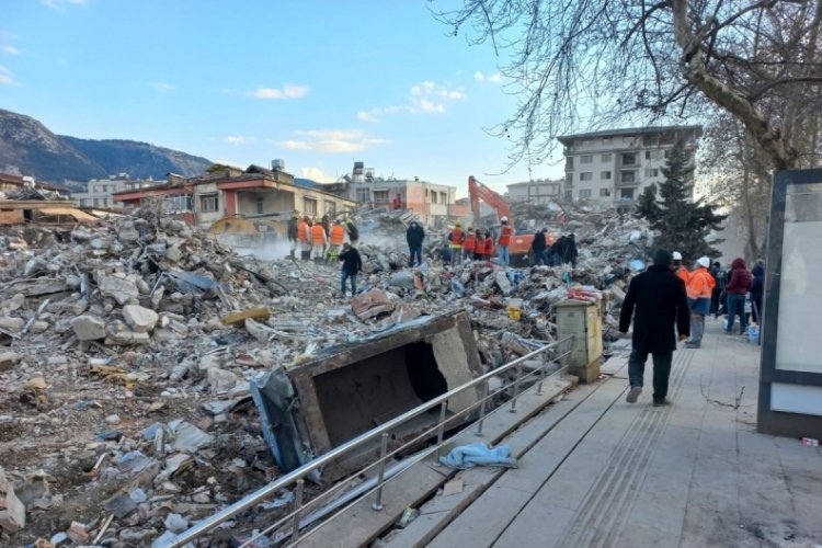 Ordu'da depremde kaybolan kardeşi, yengesi ve yeğenini arıyor