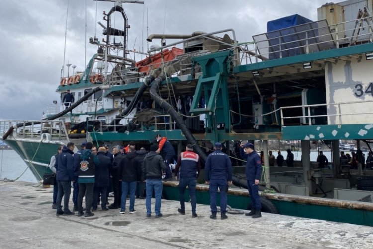 3 balık&ccedil;ının &ouml;l&uuml;m&uuml;ne ilişkin g&ouml;zaltına alınan 2 kişi tutuklandı