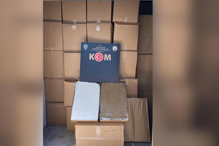 Ş&uuml;pheli tırdan 4 milyon 500 bin t&uuml;t&uuml;nle doldurulmuş makaron &ccedil;ıktı