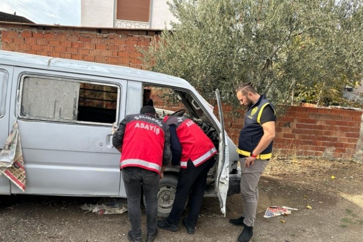 Balıkesir'de hasar g&ouml;ren ara&ccedil;larla "change" yapan 6 zanlıdan biri tutuklandı