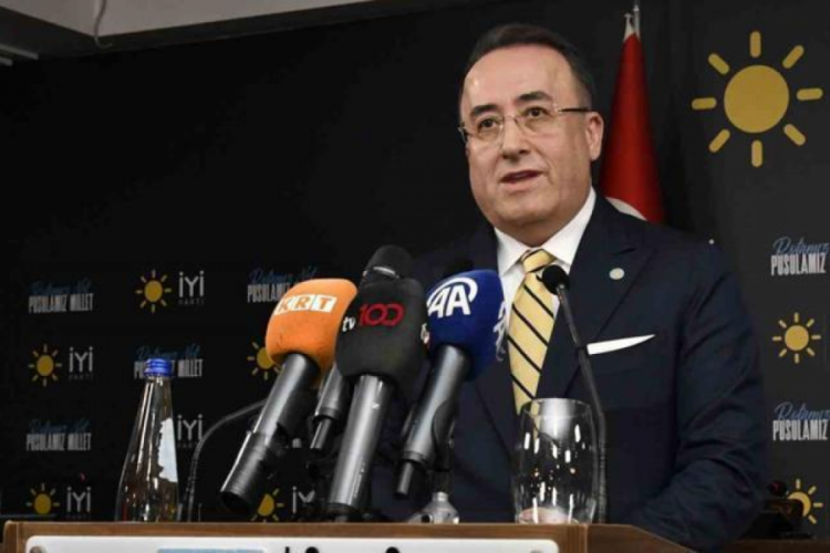 İYİ Parti ABB Başkan Adayı Cengiz Topel Yıldırım, adaylık belgelerini teslim etti