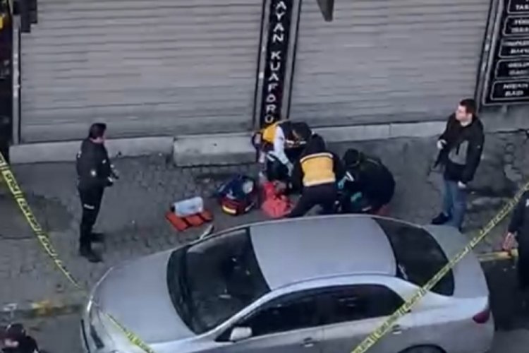 İstanbul'da &uuml;vey annesini kardeşinin yanında &ouml;ld&uuml;rd&uuml;!