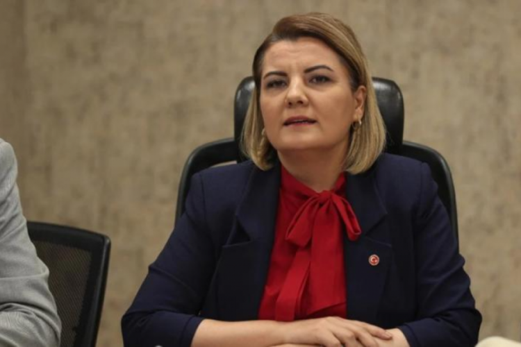 CHP'nin İzmit adayı adaylıktan &ccedil;ekildi!