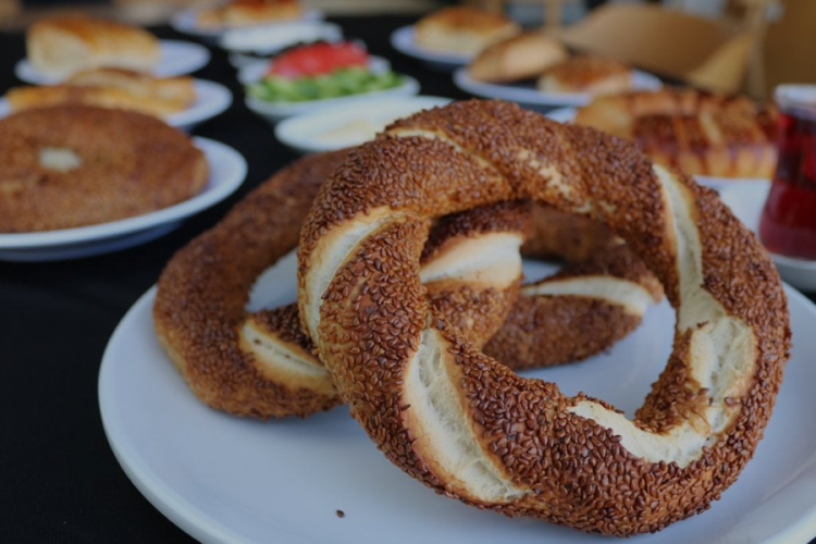 D&uuml;nyanın en iyi 50 hamur işi se&ccedil;ildi: T&uuml;rkiye'den de simit listede yer aldı
