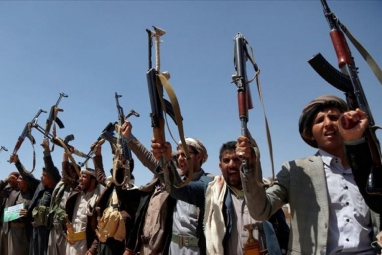 Husiler a&ccedil;ıkladı! ABD ve İngiltere'den Yemen'e saldırı