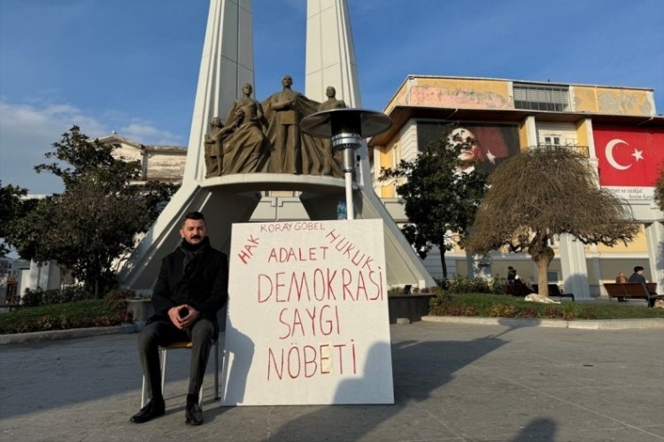 CHP'den belediye meclis &uuml;yesi listesinde g&ouml;sterilmeyen kişi Bakırk&ouml;y'de oturma eylemi başlattı