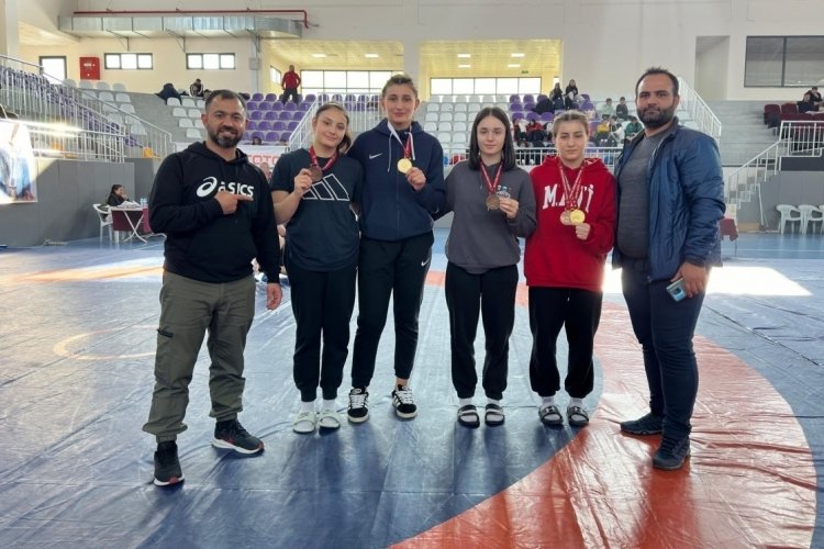 Kadınlar G&uuml;reş T&uuml;rkiye Şampiyonası'nda Erzincanlı sporculardan b&uuml;y&uuml;k başarı