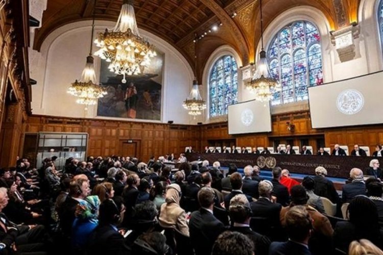 Hukuk danışmanı sert s&ouml;zlerle uyardı: Tarih bizi bug&uuml;nk&uuml; tepkimize g&ouml;re yargılayacak