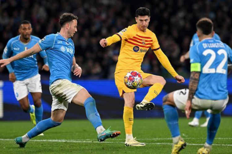 Napoli ile Barcelona son 16 turu ilk ma&ccedil;ında berabere kaldı