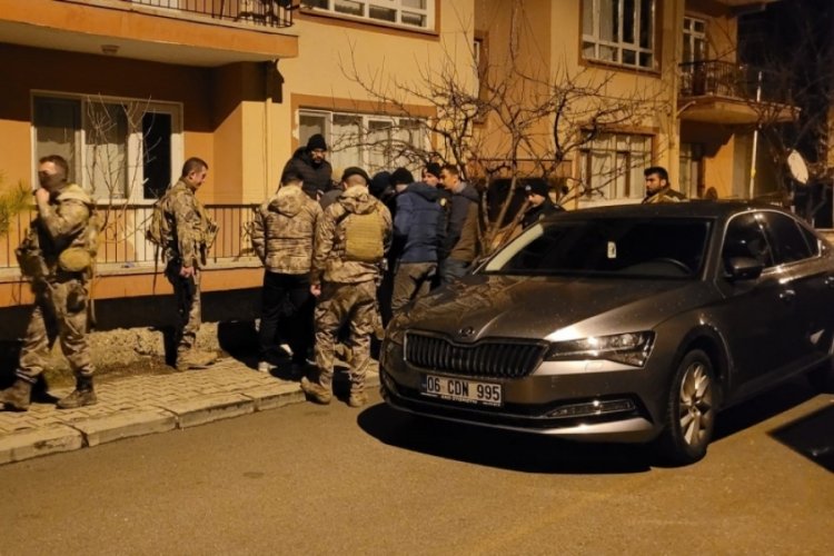 Ankara'da babasının silahla rehin aldığı 7 yaşındaki &ccedil;ocuk 12 saat sonunda kurtarıldı