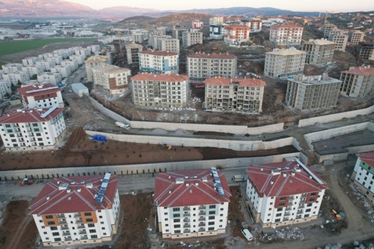 Kalıcı deprem konutlarında anahtar teslimatları başladı