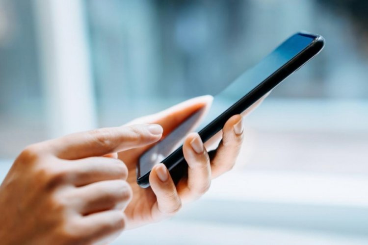 Avrupa Parlamentosu &uuml;yelerinin telefonlarında casus yazılım olduğu ortaya &ccedil;ıktı