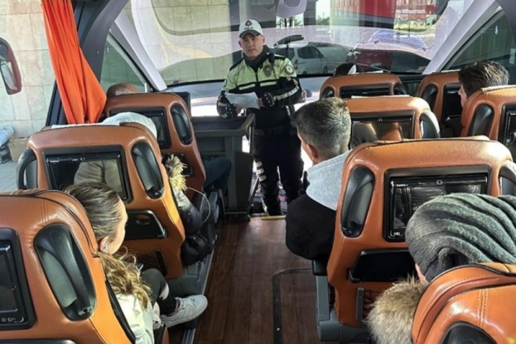 Tekirdağ'da &ouml;ğrencilere KADES uygulaması hakkında bilgi verildi
