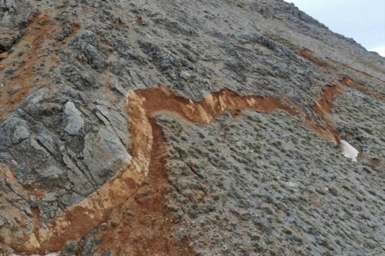 Depremin 24'&uuml;nc&uuml; saniyesindeki enerji patlaması b&uuml;y&uuml;k felaketi getirdi