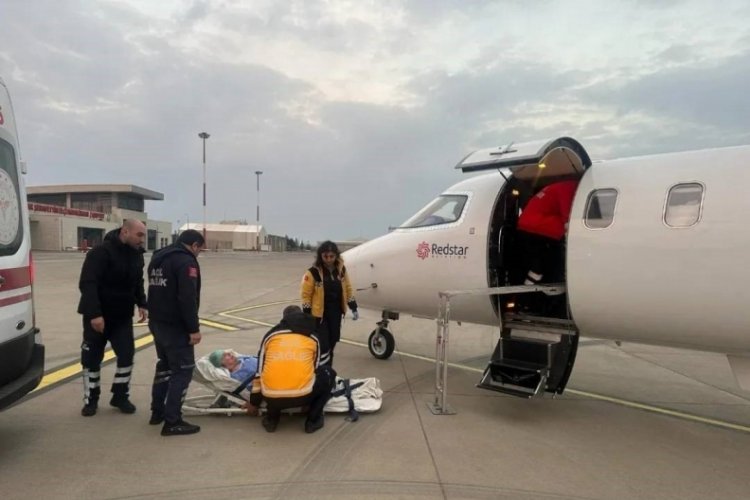 Şırnak'ta 77 yaşındaki hasta, ambulans u&ccedil;akla Ankara'ya sevk edildi