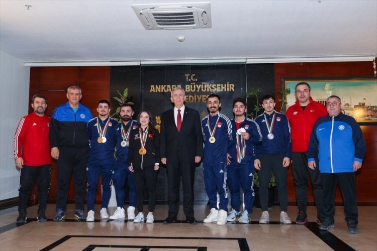 ABB Başkanı Mansur Yavaş, Avrupa'da madalya alan milli sporcuları kabul etti