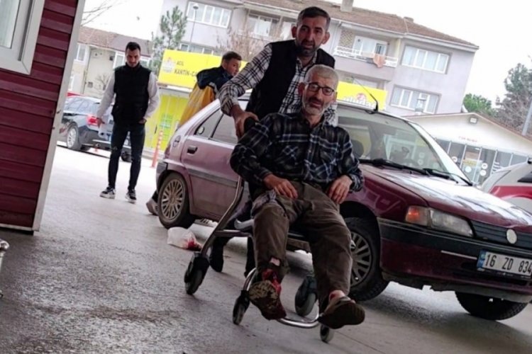 Bursa'da odun kesen kişi, dalgınlık sonucu bacağını kesti
