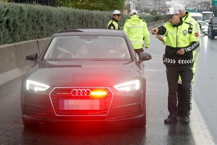 Trabzon'da &ccedil;akar kullanan 3 s&uuml;r&uuml;c&uuml;ye ceza uygulandı