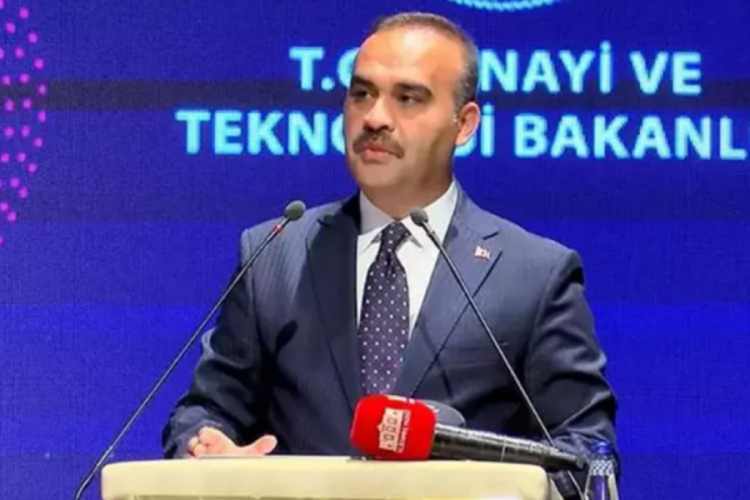 Kacır: T&uuml;rkiye'yi kendi savaş u&ccedil;ağını yapabilen bir &uuml;lke konumuna taşıdık