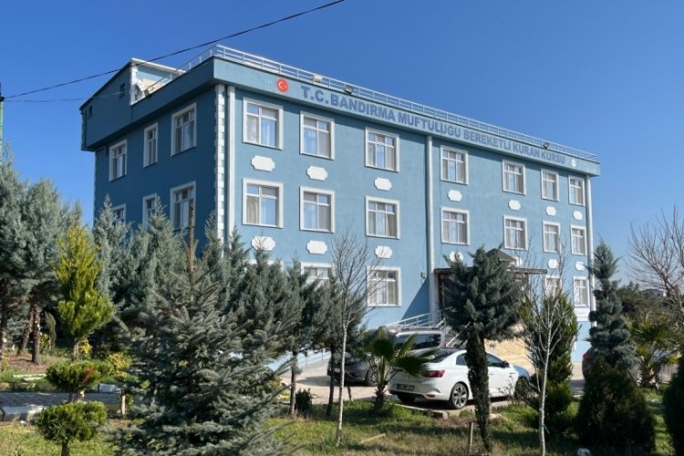 Bandırma'nın en kapsamlı kız hafızlık Kur'an kursu t&uuml;m b&ouml;lgeye &ouml;rnek oluyor