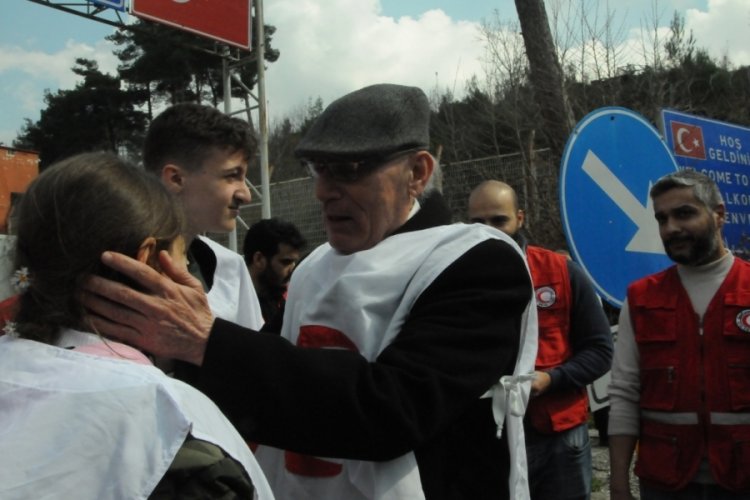 Kahramanmaraş'ta depremde ailesini kaybeden &ccedil;ocuklar, Suriye'deki dedelerine kavuştu