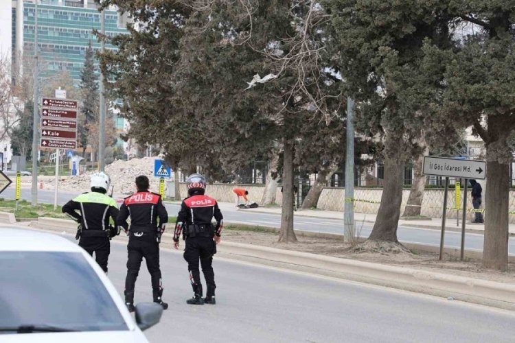 Kahramanmaraş'ta m&uuml;zenin &ouml;n&uuml;nde ş&uuml;pheli valiz paniği