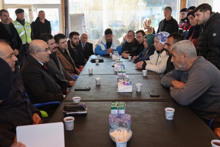 Bursa Valisi Demirtaş kayıp m&uuml;rettebatın yakınlarını bilgilendirdi