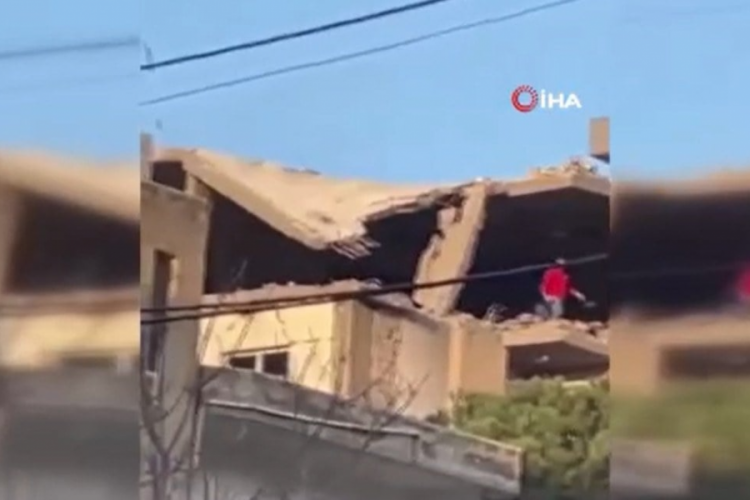 İsrail, L&uuml;bnan'da bir apartmanı vurdu!