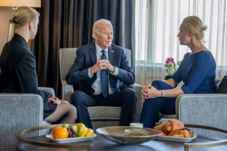 Navalni ailesi Biden'la buluştu