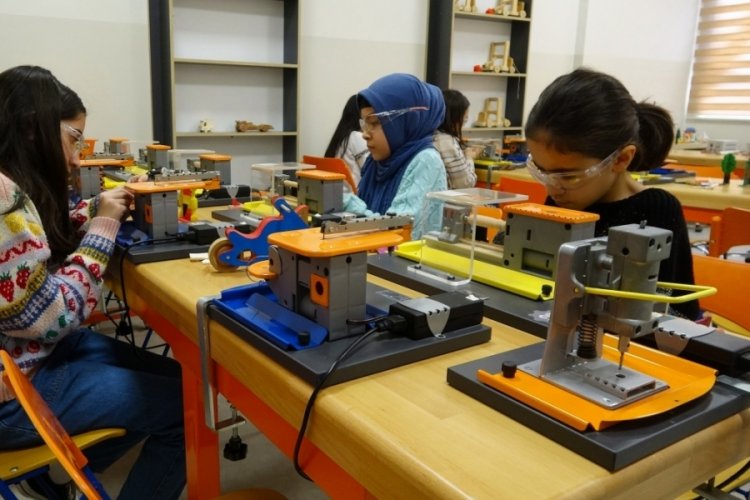 Yozgat'ta ilk ve ortaokul öğrencileri, ahşap oyuncak üretiyor