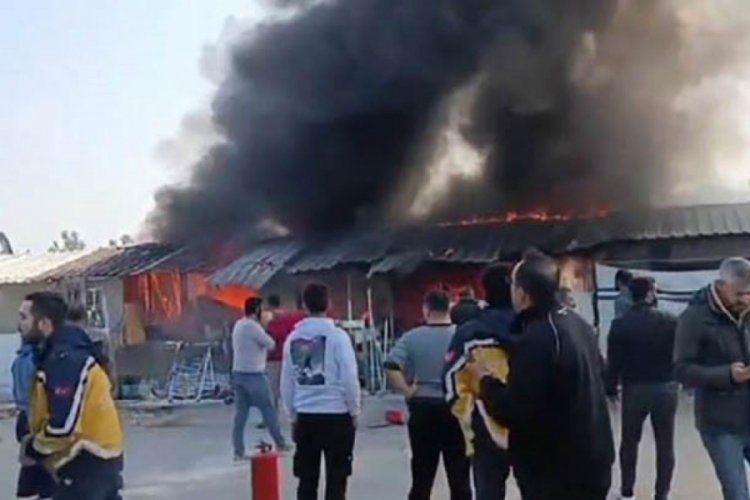 3 konteynerin alevlere teslim olduğu yangında, anne ve evladı yaralandı