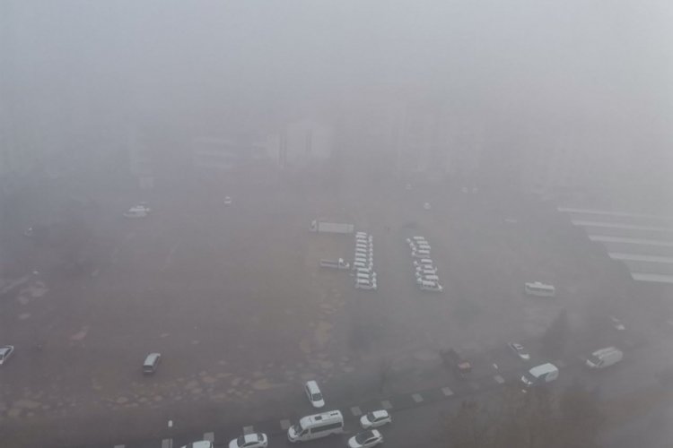 Kayseri g&uuml;ne sisle uyandı: G&ouml;r&uuml;ş mesafesi 10 metreye d&uuml;şt&uuml;