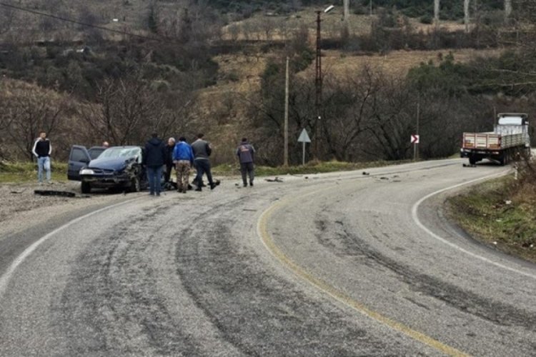 Tokat'ta TIR ile otomobil &ccedil;arpıştı: 6 yaralı