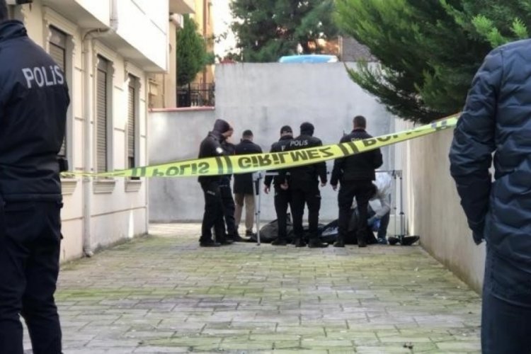 İstanbul Maltepe'de apartmanın 4'&uuml;nc&uuml; katından d&uuml;şen kişi hayatını kaybetti