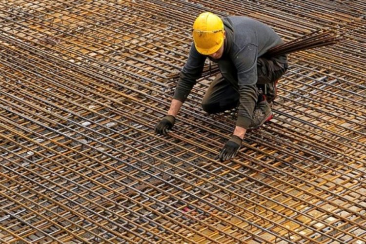 G&uuml;ven endeksi şubatta perakende ticarette azaldı