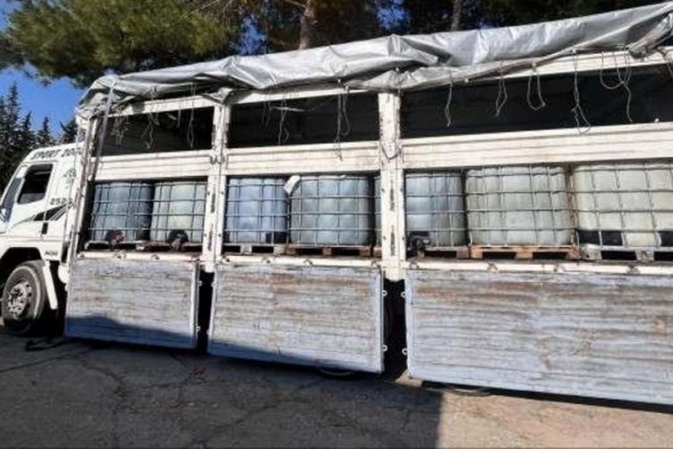 İzmir'de 11 bin litre ka&ccedil;ak akaryakıt ele ge&ccedil;irildi