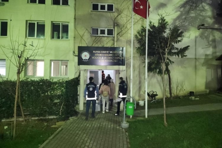 Bursa'da &ccedil;alışma izni olmayan 8 yabancı uyruklu yakalandı
