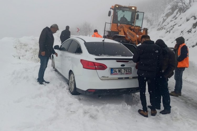 Muş'ta 18 ara&ccedil; i&ccedil;erisinde 53 kişi mahsur kaldı