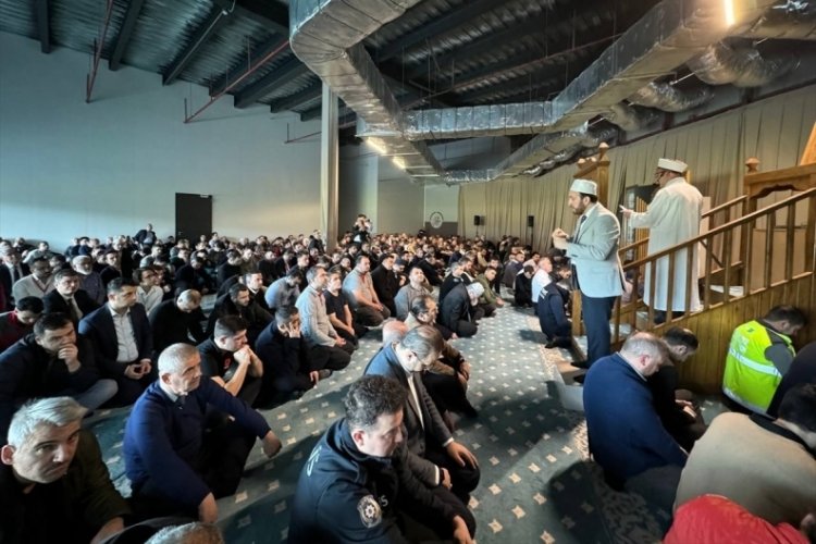 İstanbul Havalimanı'nda engellilere işaret diliyle cuma hutbesi okunması uygulaması başlatıldı