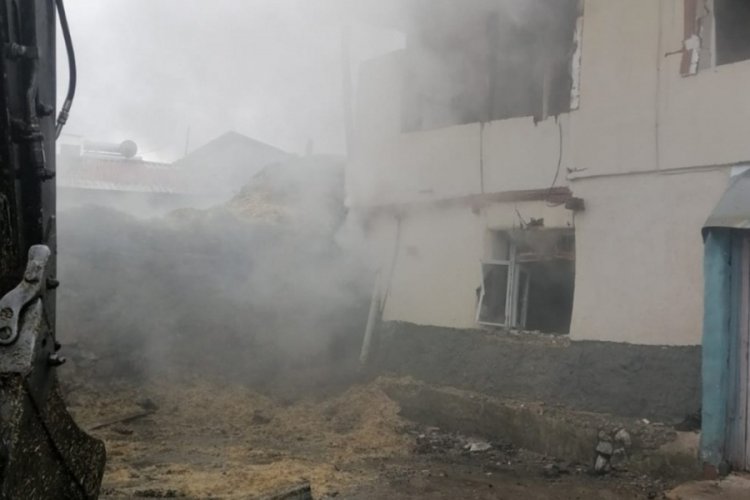 Tokat'ta otel odasındaki yangın sırasında camdan atlayan kişi ağır yaralandı