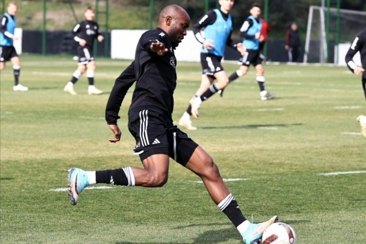 Beşiktaş, İstanbulspor ma&ccedil;ı hazırlıklarını s&uuml;rd&uuml;rd&uuml;