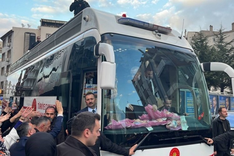 Cumhurbaşkanı Erdoğan, Balıkesir'den sevgi g&ouml;sterileri arasında uğurlandı