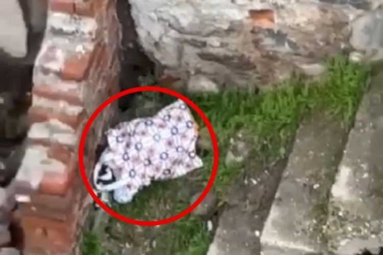 Diyarbakır'da metruk binada poşet i&ccedil;inde bebek bulundu!