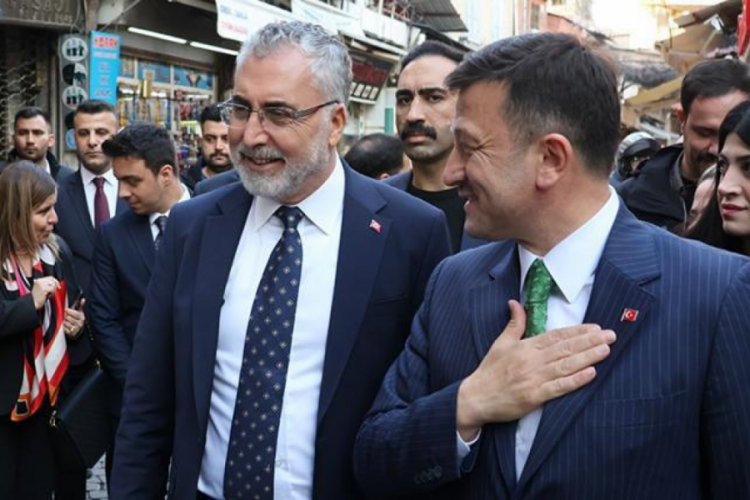 Bakan Işıkhan ve Hamza Dağ'dan Kemeraltı &Ccedil;arşısı'na ziyaret
