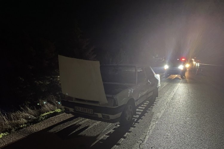 Manisa'da arızalanan otomobile tır &ccedil;arptı: 1 kişi hayatını kaybetti