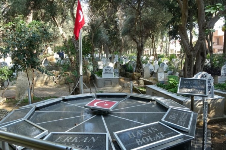 12 yıl &ouml;nce patlayan barajda yakınlarını kaybeden ailelerin acısı d&uuml;n gibi