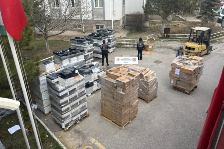 G&uuml;mr&uuml;k'te 508 milyon lira değerinde eşya ele ge&ccedil;irildi