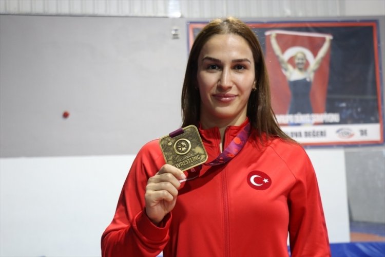 Milli sporcu Buse Tosun &Ccedil;avuşoğlu gen&ccedil; yeteneklere &ouml;rnek oluyor