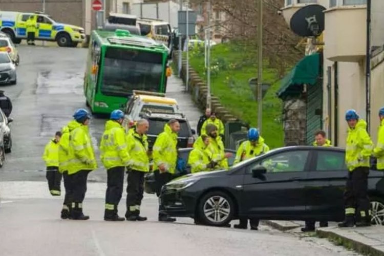 İngiltere'de bomba alarmı! Binlerce kişi tahliye edildi